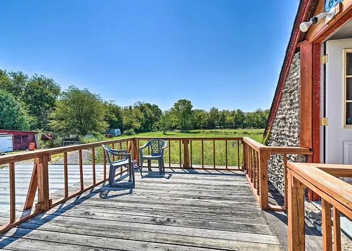 Holiday home 'the Rockhouse Cottage' With Deck On Farm! *