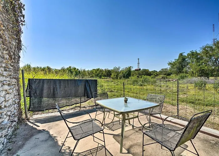 'the Rockhouse Cottage' With Deck On Farm! *