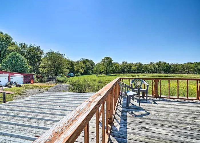 'the Rockhouse Cottage' With Deck On Farm! Holiday home