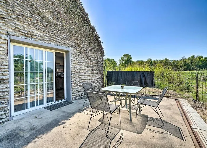 'the Rockhouse Cottage' With Deck On Farm! * Tulsa